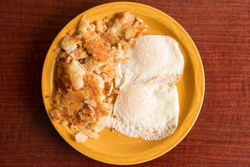 Two eggs and hash browns