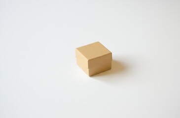Obraz premium Representation of severance package as small box