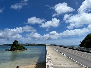 6月の沖縄。古宇利島にかかる古宇利大橋からの景色