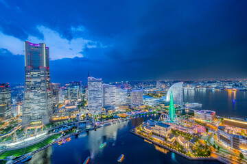 Obraz premium 日本の神奈川県横浜市みなとみらいの夜景