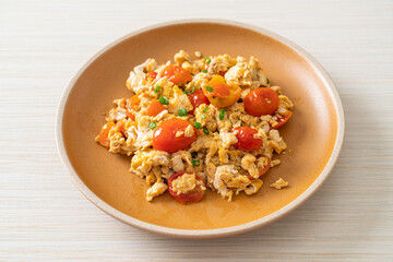 stir-fried tomatoes with egg on plate