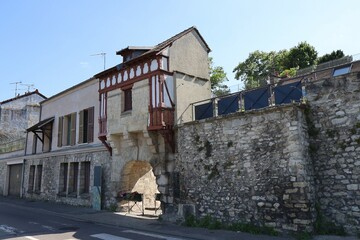 Ancienne porte de ville, ville de Mantes la Jolie, département des Yvelines, France