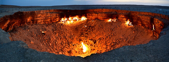 Darvaza Gaskrater - Turkmenistan © Meinrad Wagenschwanz