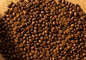Fototapeta premium Close-Up Flatlay of Roasted Coffee Beans and Powder Texture