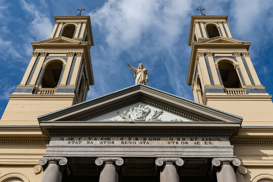 Moses and Aaron Church (Mozes en Aaronkerk) at Waterlooplein neighborhood is officially Roman Catholic Church of St. Anthony of Padua (Sint-Anthoniuskerk, 1841). Amsterdam, The Netherlands