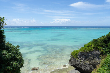 ニャティヤ洞の上から見た沖縄の海
