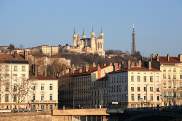 Notre-Dame-de-Fourvière (XIXème siècle), vue depuis le Pont de l'Université