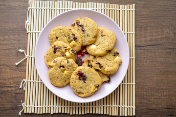 blueberry white chocolate chip cookies plate