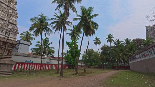 Thirukalukundram is known for the Vedagiriswarar temple complex, popularly known as Kazhugu koil (Eagle temple). This temple consists of two structures, one at foot-hill and the other at top-hill.	