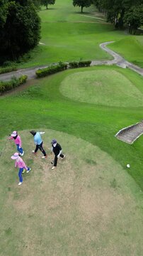 파타야 가성비 최고 뿌딸루앙 골프장의 골프코스, 초록색&nbsp;골프장&nbsp;필드와&nbsp;그린의&nbsp;가슴이&nbsp;뻥뚫리는&nbsp;풍경 
