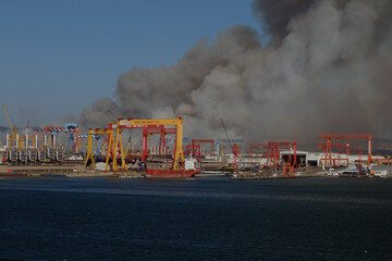 Fire raging at the Sedef shipyard in Tuzla, Turkey, with a powership in port