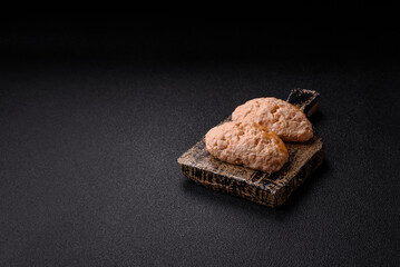 Steamed fish or chicken cutlets or meatballs with salt and spices. Fish cutlets