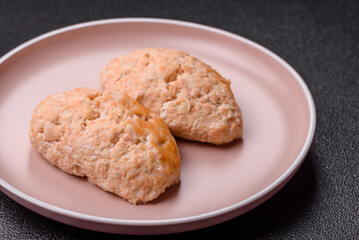 Steamed fish or chicken cutlets or meatballs with salt and spices. Fish cutlets