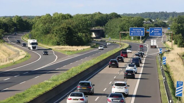 Autobahn A1 am Autobahnkreuz Bliesheim, Nordrhein-Westfalen, Erftstadt