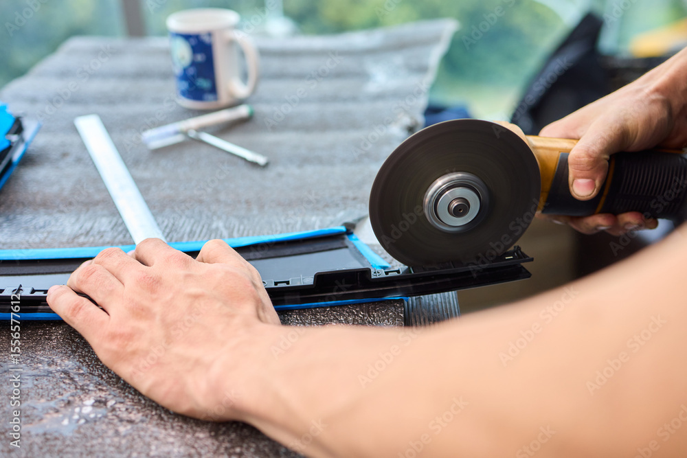 Aufkleber utilizing power tools in the workshop for various metalworking projects effectively