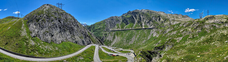 Der alte Tremola Pass, Gotthardpass. Schweiz, Luftaufnahme, Juni 2025