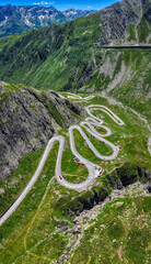 Der alte Tremola Pass, Gotthardpass. Schweiz, Luftaufnahme, Juni 2025