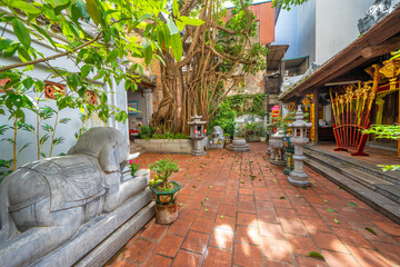 Dinh Dong Thanh Communal House, historical and cultural relic at old quarter.