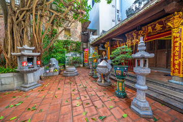 Dinh Dong Thanh Communal House, historical and cultural relic at old quarter.