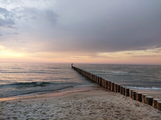 Obraz premium sea with breakwater