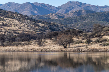 Lac dans le centre de la Namibie durant l'hiver austral
