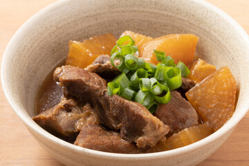 豚ほほ肉　煮込み