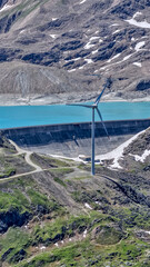 Windkraftrad in den Schweizer Alpen, Nufenenpass, Schweiz, Luftaufnahme, Juni 2025