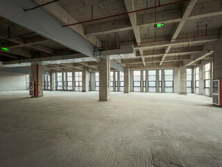 Expansive Industrial Loft Space Perfect for Creative Projects and Events