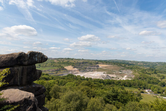 Black Rocks Viewpoint in Summer, Matlock 2