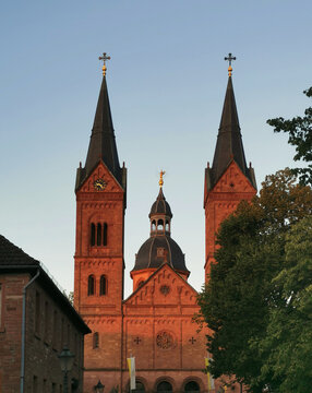 Katholisch Kirche  St.Marcellinus und Petrus in Seligenstadt in Hessen in Deutschland