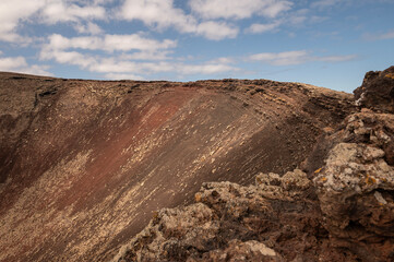 Sendero al Calderón Hondo con vistas a Montaña Colorada, La Oliva, Fuerteventura