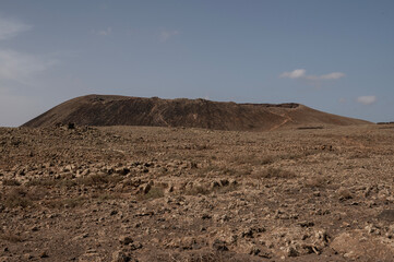 Sendero al Calderón Hondo con vistas a Montaña Colorada, La Oliva, Fuerteventura