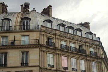 Fototapeta premium old house in paris