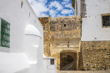 Fragmenty murów obronnych w Asilah