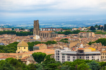Fototapeta premium Panoramic View of the Bastide Saint-Louis Dominated by the Church of Saint-Vincent from the Cité de Carcassonne
