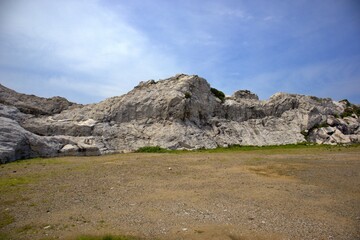 白崎海洋公園の奇岩と夏空
