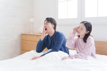 睡眠後も疲労がある夫婦