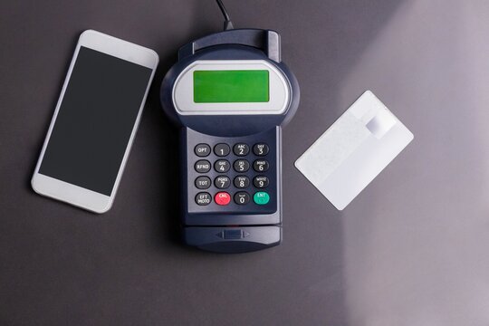 Credit card reader with mobile phone
