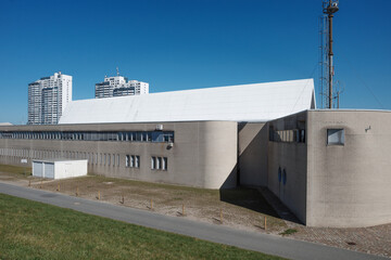 The modern architecture of the Maritime School (Seefahrtschule) building at the Hochschule Bremerhaven, with the Columbus Center high-rises. 