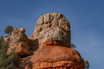  pebbly conglomerate.  Claron Formation, (Tcp) Pink member; mudstone, sistone, sandstone; weathers...