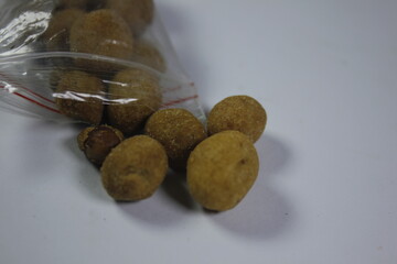 Egg nuts are made with a mixture of fried eggs and flour