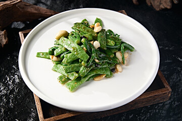 Stir-fried beans with garlic, black beans and pepper