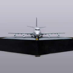 Flugzeugmodell auf Rollfeld