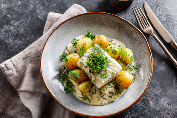 Delicious Fish Dish with Potatoes and Sauce