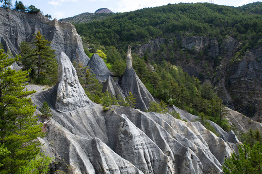 La salle de bal des demoiselles coiff&eacute;es site incroyable en france dans les alpes 