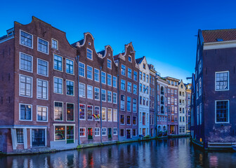 Fototapeta premium Amsterdam à l'heure bleue