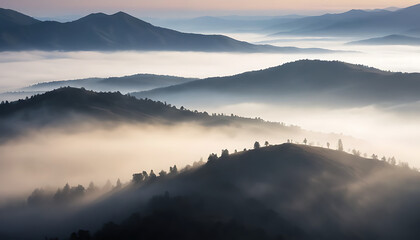 Obraz premium Misty Mountain Sunrise: Serene Landscape Panorama