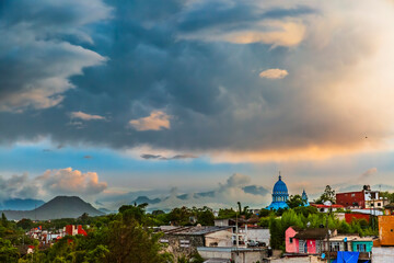 Espectacular atardecer en el Pueblo Mágico de Coatepec, Veracruz.