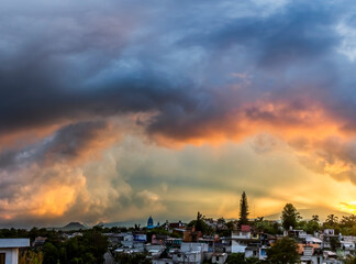 Espectacular atardecer en el Pueblo Mágico de Coatepec, Veracruz.
