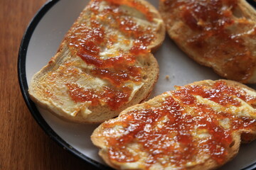 orange marmalade toasts